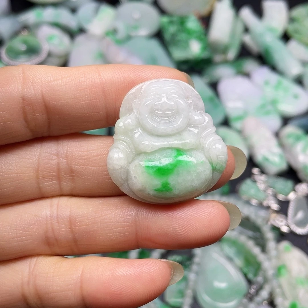翡翠未镶嵌颈饰飞**天翡翠吊坠