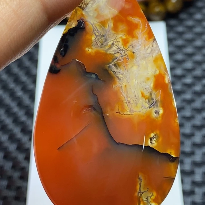 玛瑙/玉髓颈饰未镶嵌