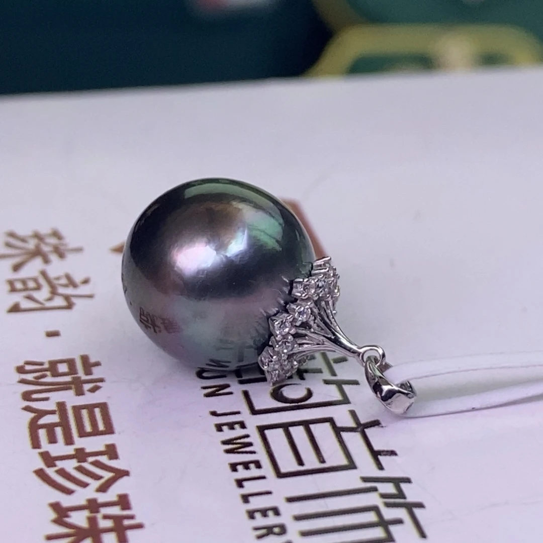 颈饰18K金镶嵌海水珍珠