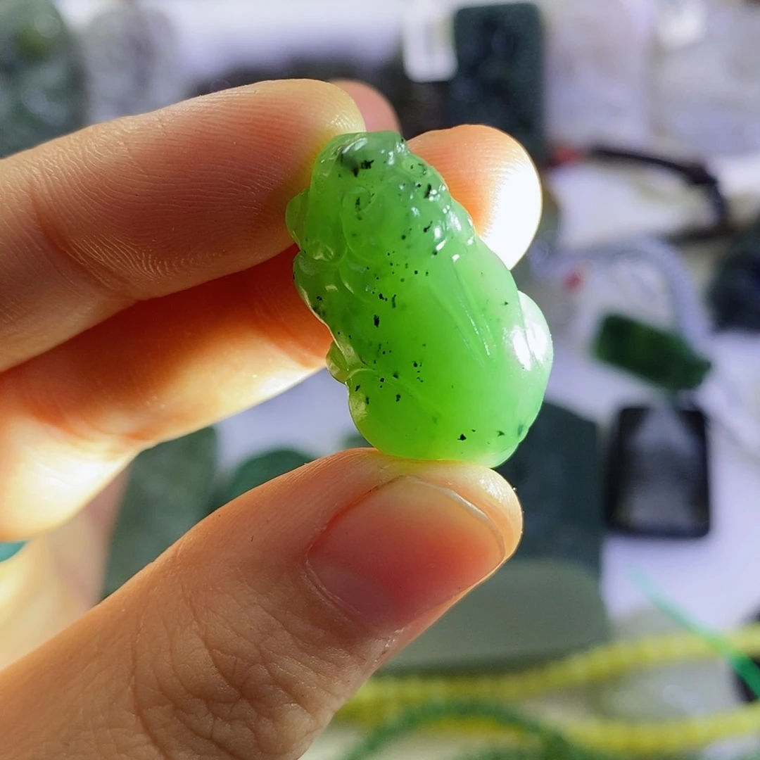 和田玉（糖玉）颈饰足铂镶嵌