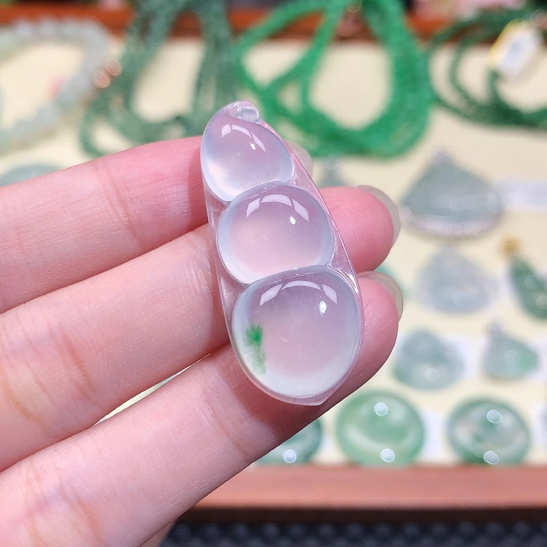 翡翠未镶嵌颈饰挂件