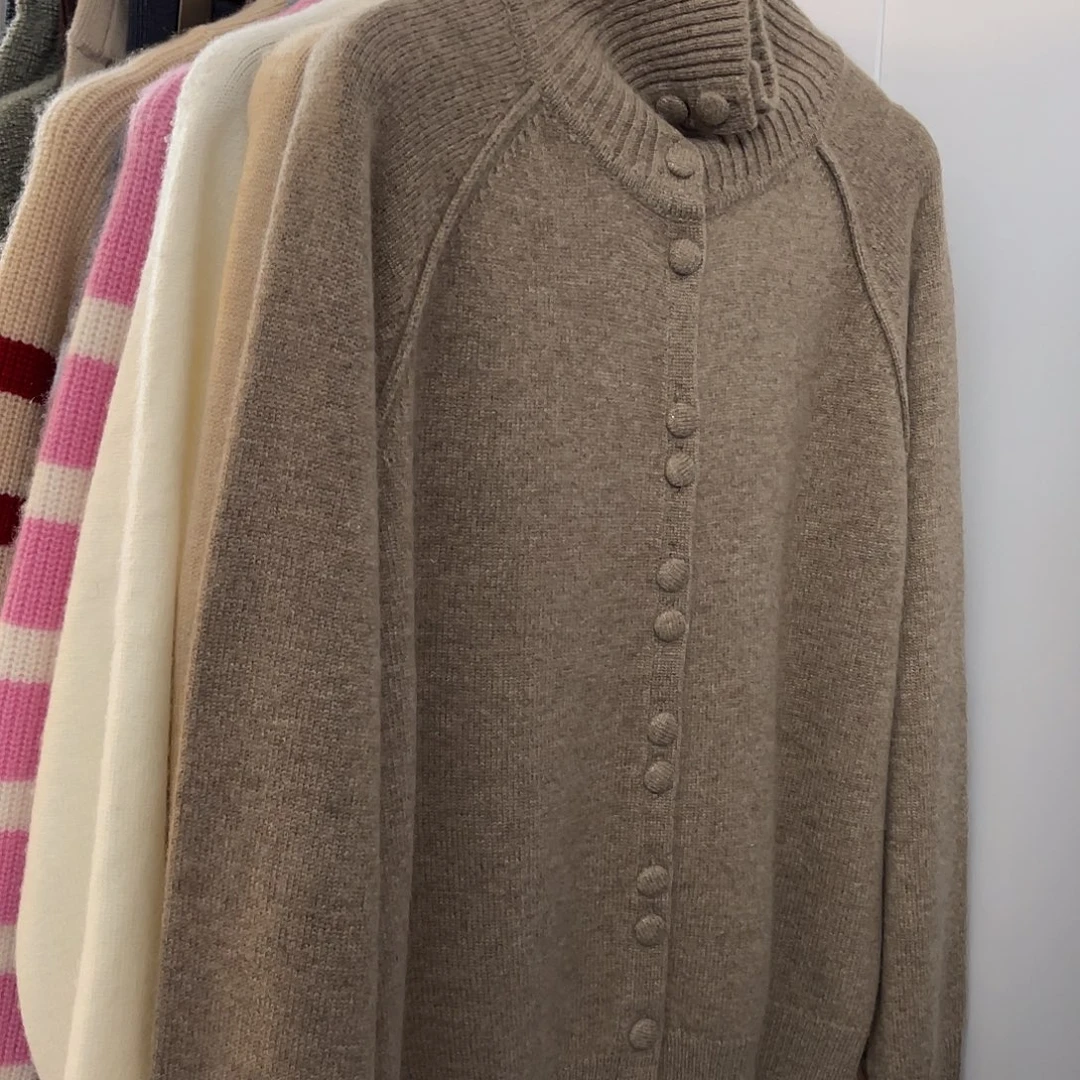 包扣 高领 羊绒 开衫