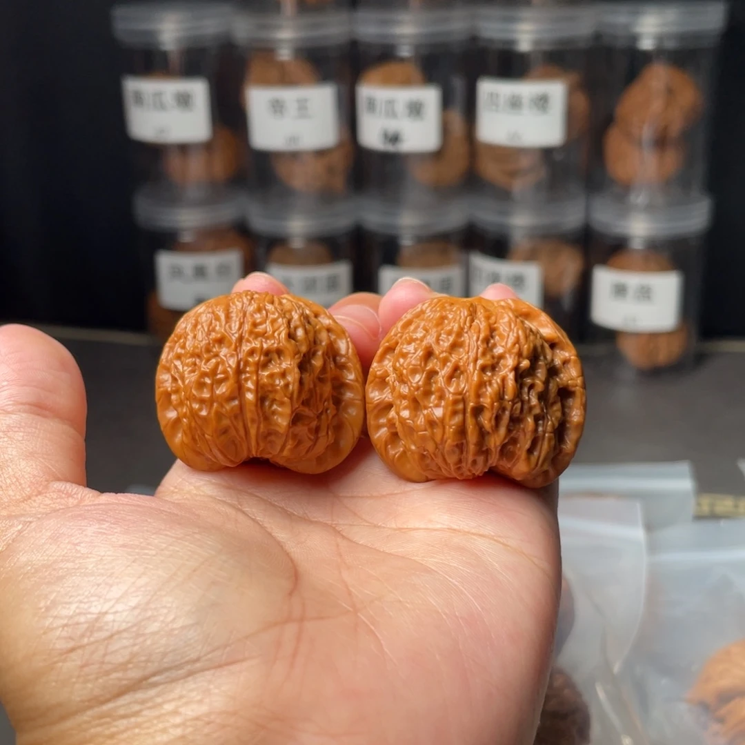 文玩核桃吊坠37血麒麟