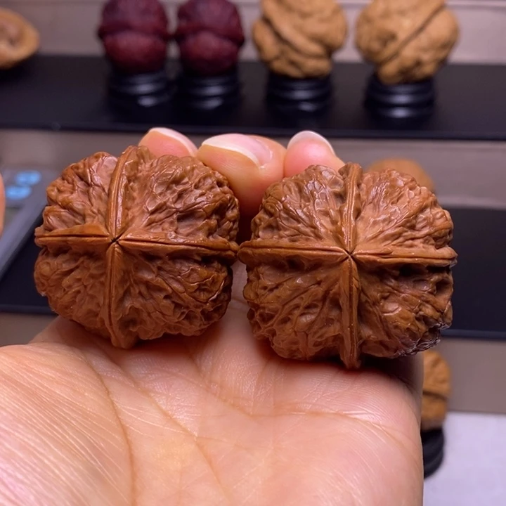 文玩核桃把件洛神牡丹四楞19