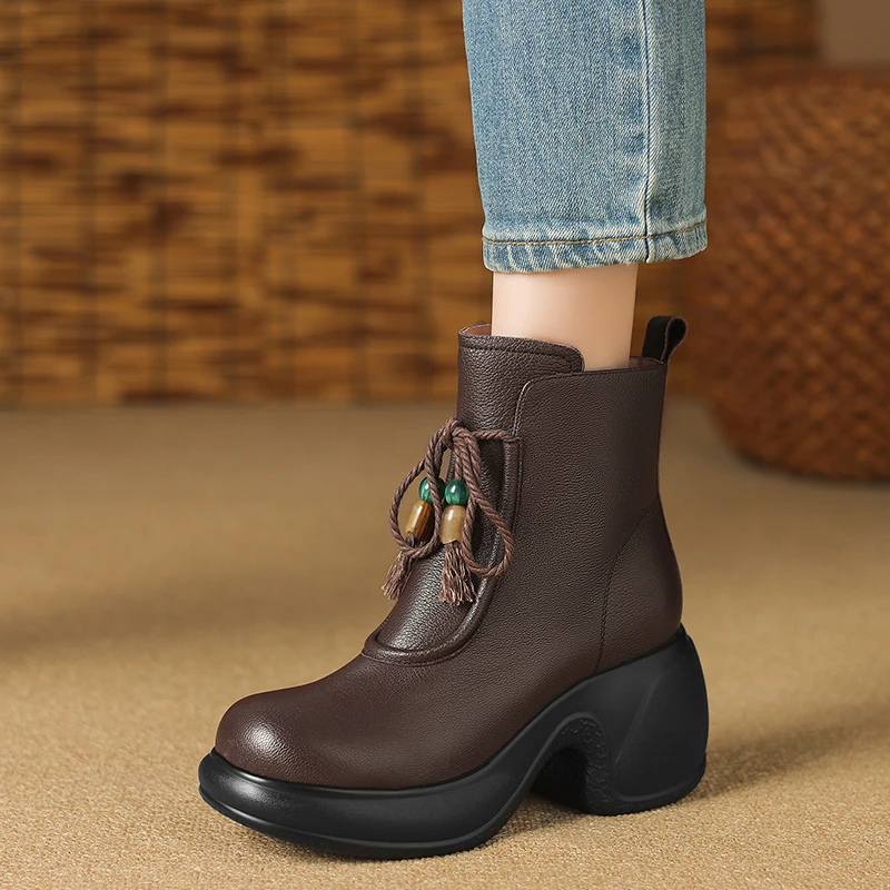 8.5cm舒适厚底高跟短靴女新款小众复古棕色真皮粗跟马丁靴不累脚