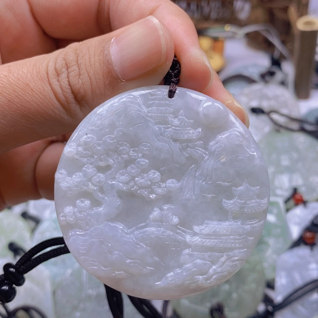 翡翠颈饰未镶嵌翡翠