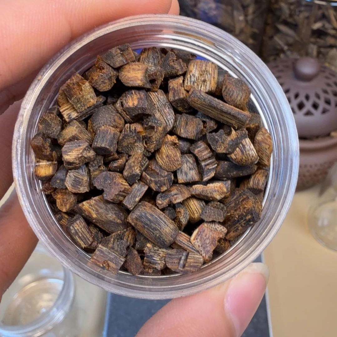 沉香沉香碎屑༺*༻海南棋楠留疤车珠老料55克