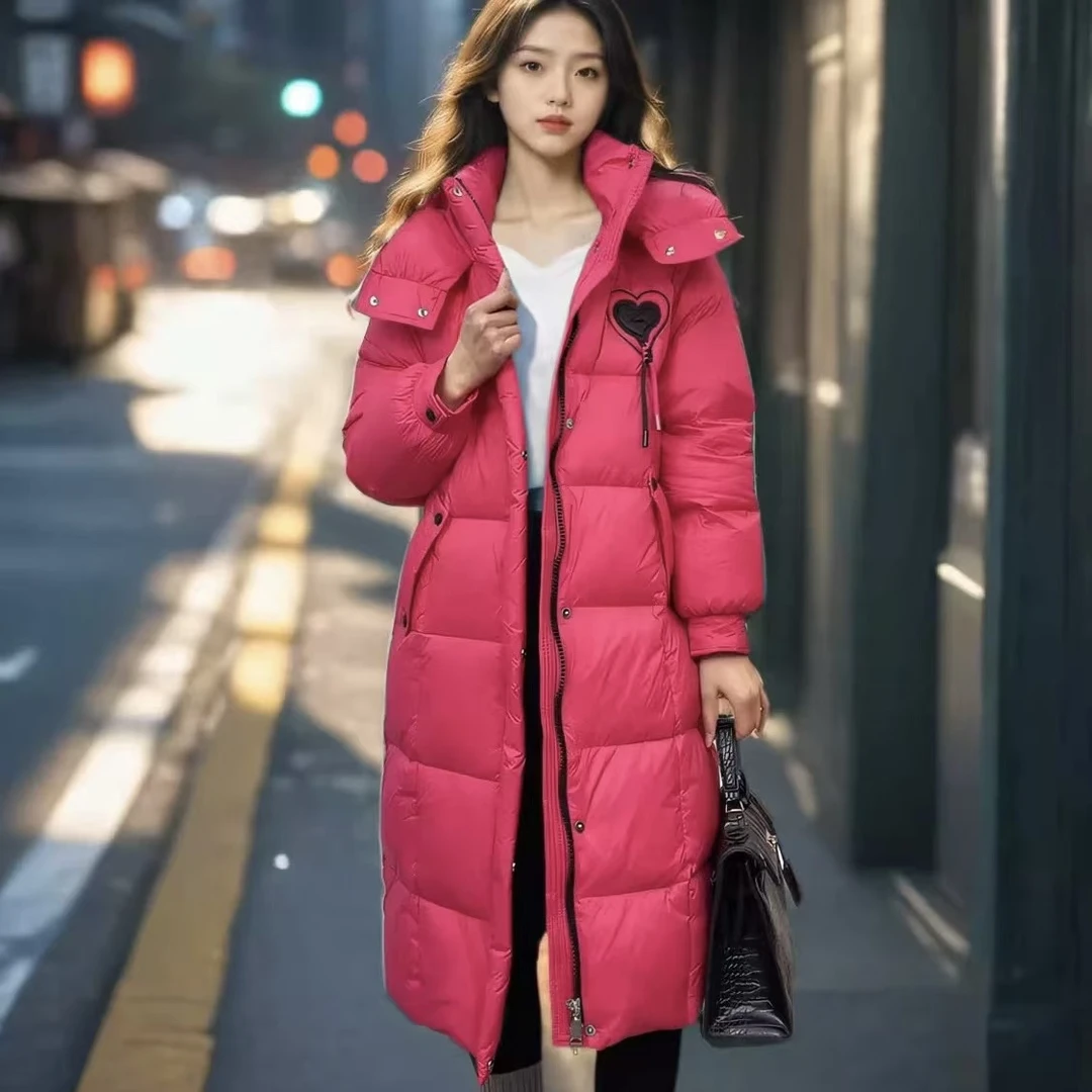 【名角服饰】【25053款羽绒服】时尚90白鸭绒长款连帽宽松羽绒服