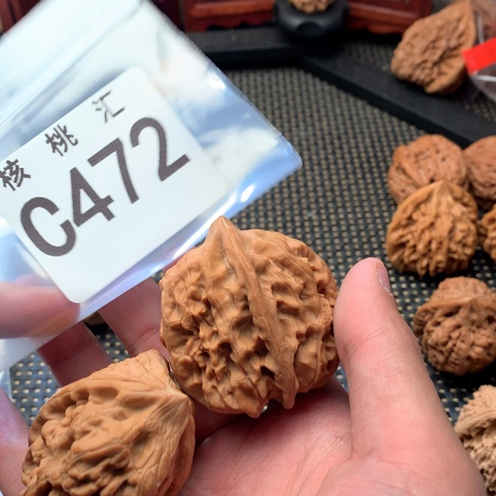 没***儿文玩核桃吊坠红锦鲤