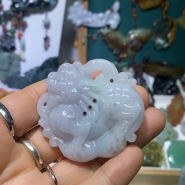 翡翠未镶嵌吊坠(赠链)