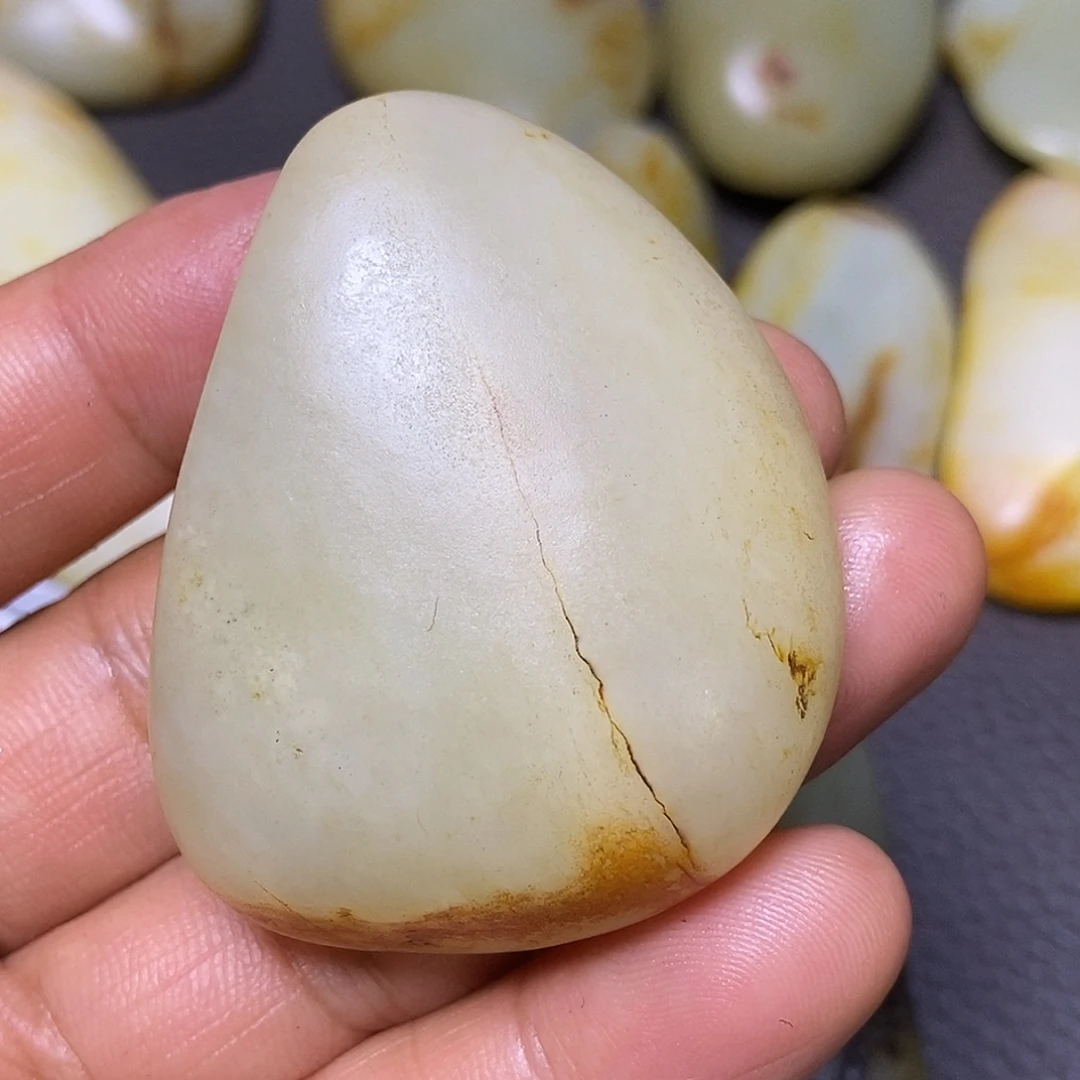 未镶嵌和田玉（糖玉）挂件