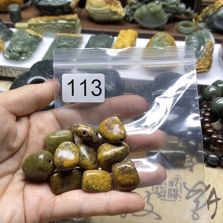岫岩老玉（透闪石质玉）未镶嵌把件开*