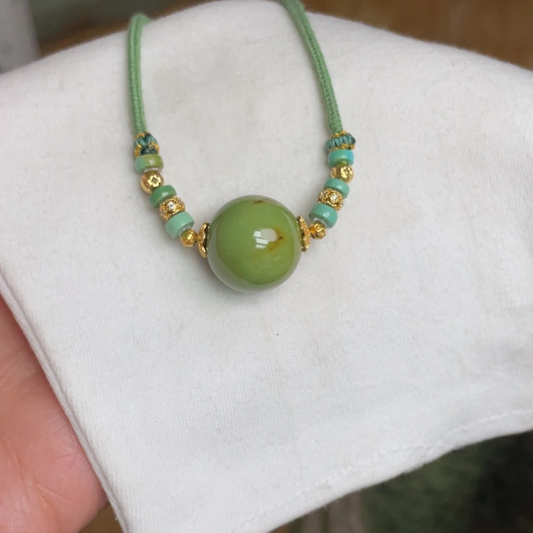 绿松石未镶嵌颈饰
