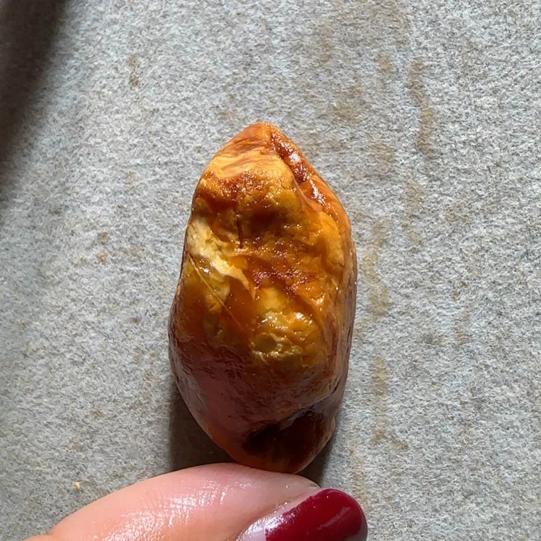 定制琥珀未镶嵌闲***孩专拍