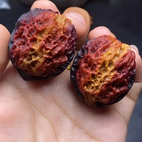 文玩核桃把件40尺珊瑚绣球