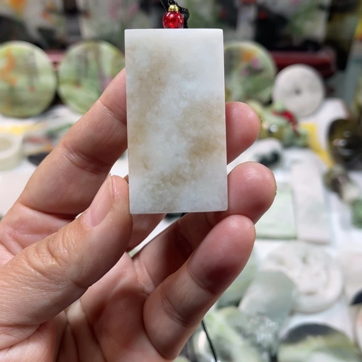 独山玉未镶嵌颈饰