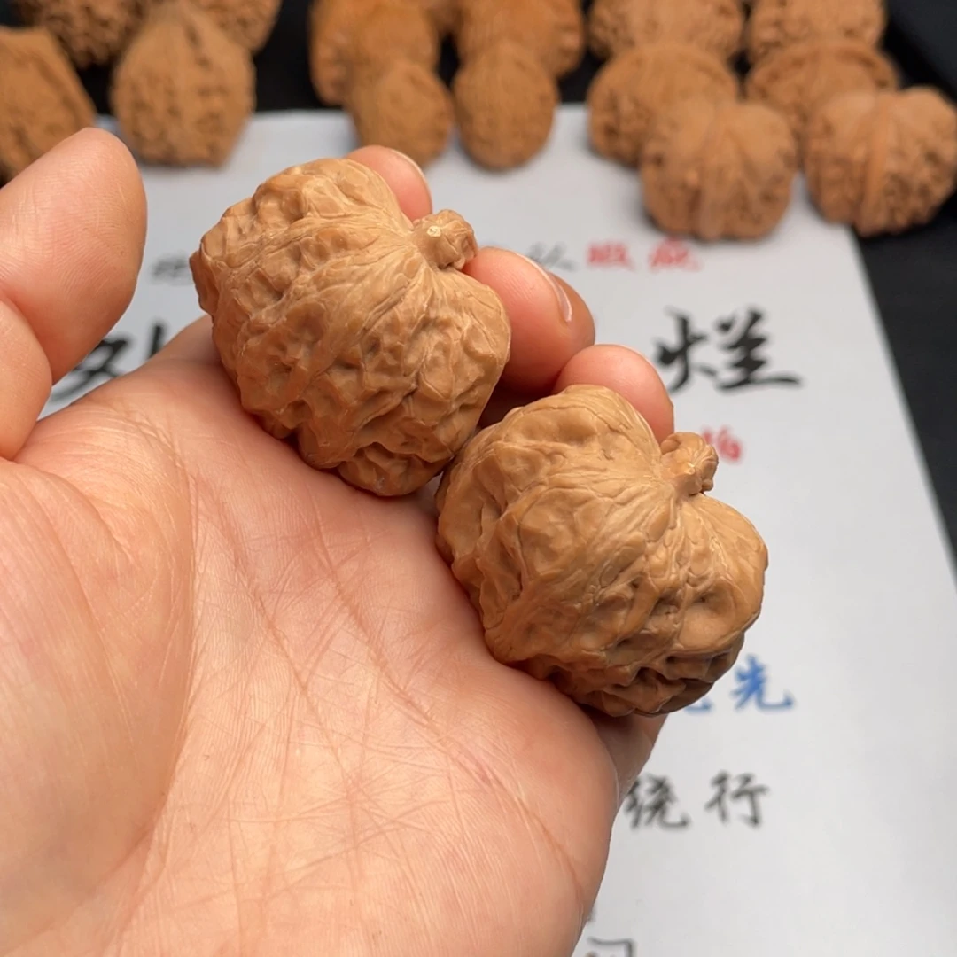 文玩核桃吊坠507。38一帆风顺有黄有磕