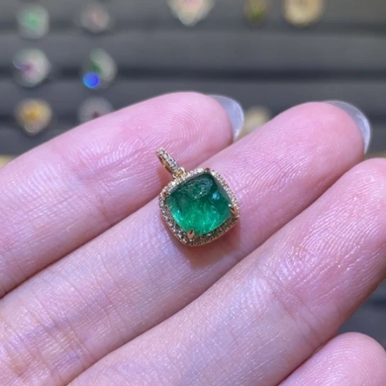 吊坠(不含链)18K金镶嵌祖母绿1.55ct