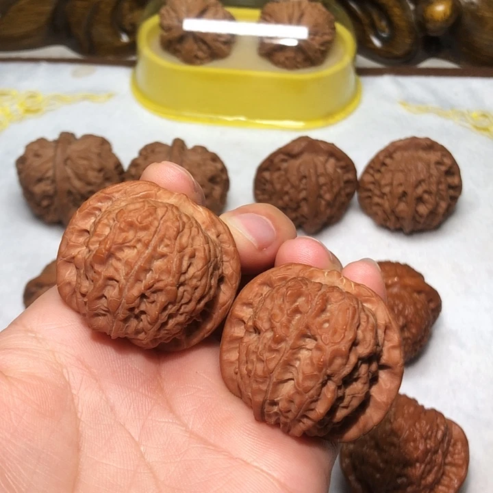 文玩核桃38.5血麒麟