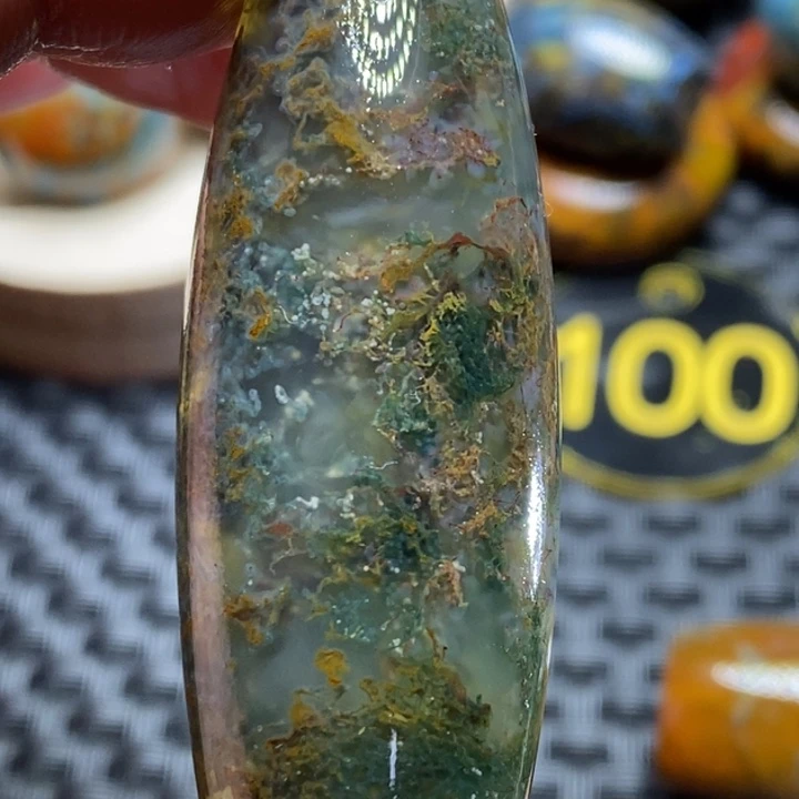 圆***①玛瑙/玉髓未镶嵌颈饰