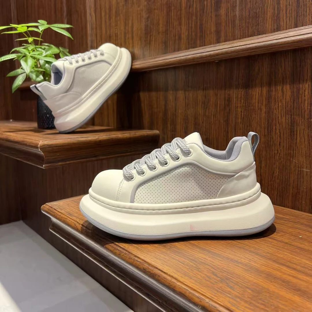 2025秋季新款透气打孔设计皮面增高运动鞋时尚系带申诉百搭休闲鞋