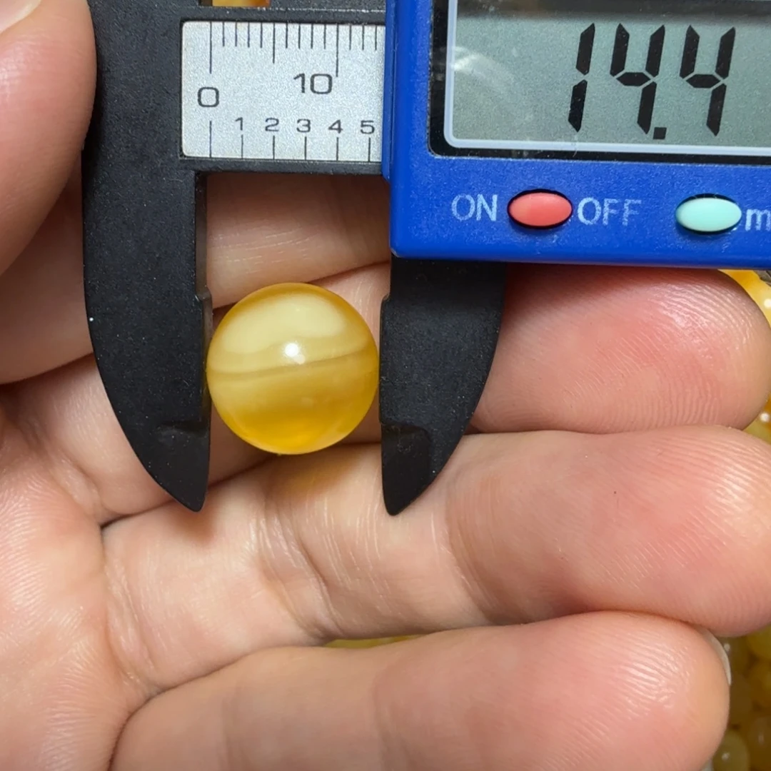 琥珀未镶嵌裸石成品