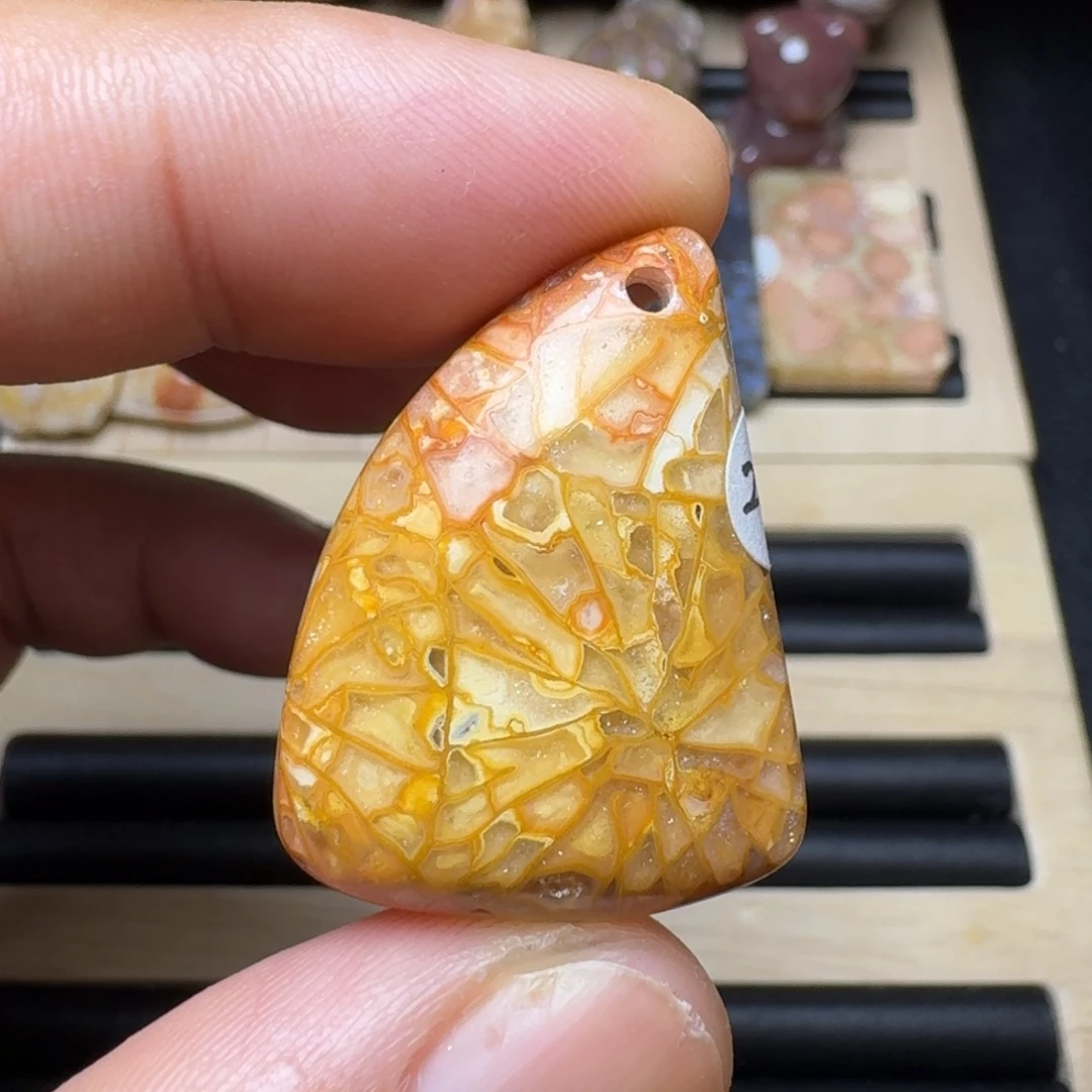 硅化玉未镶嵌纯天然色有机玉石保真色