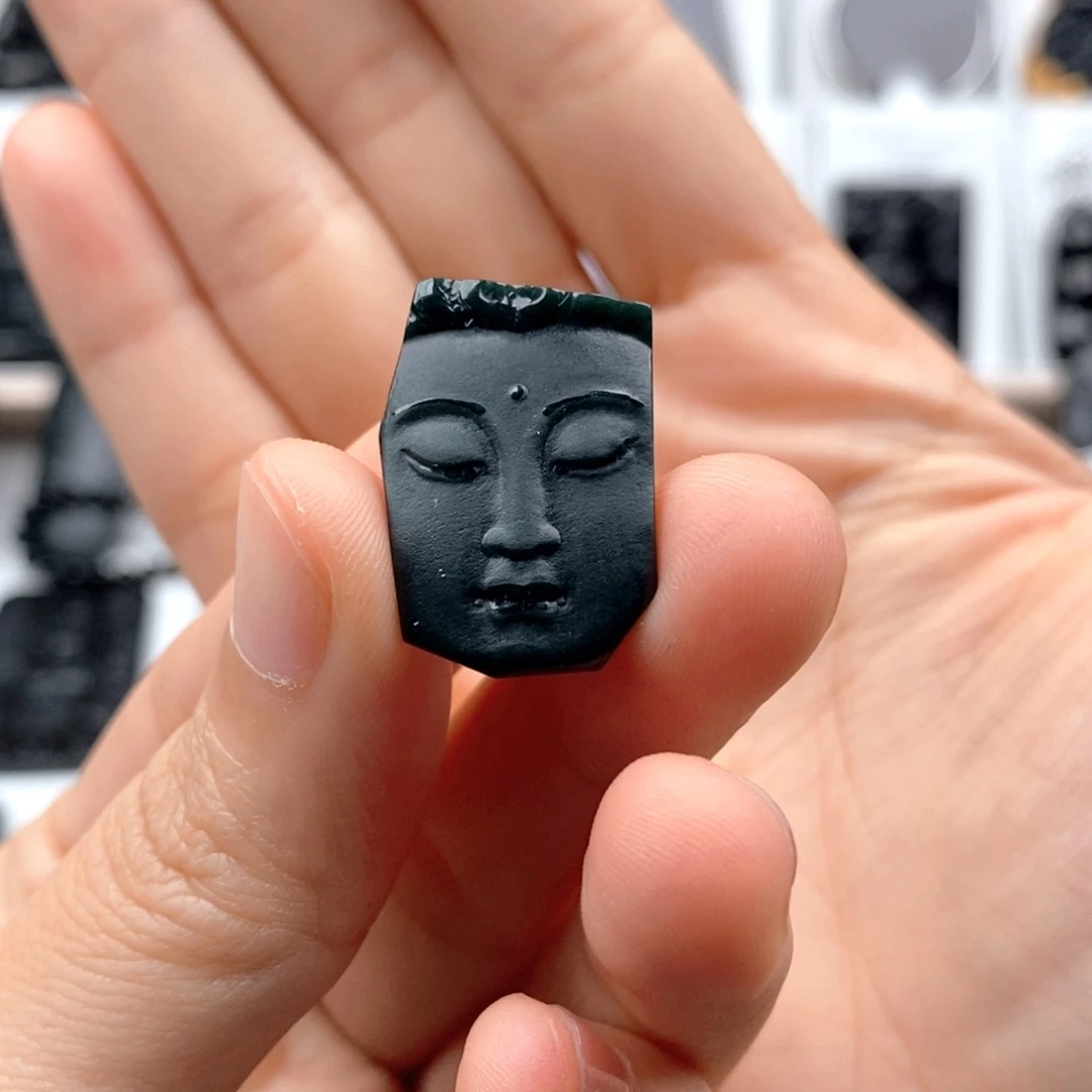 颈饰未镶嵌翡翠佛头