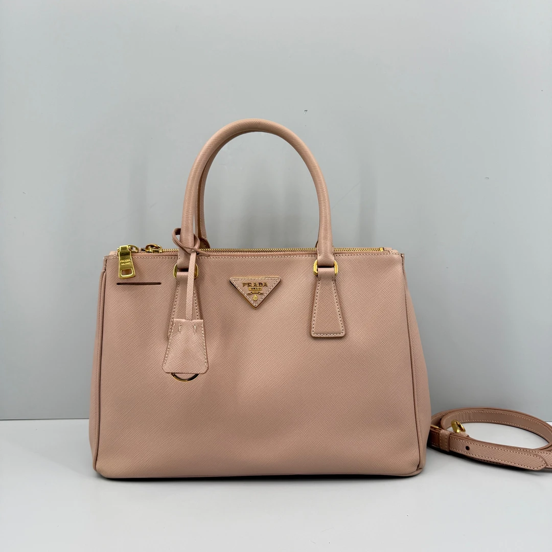 95新 Prada/普拉达 优选/奶茶色十字纹中号杀手包标158/31×20×14
