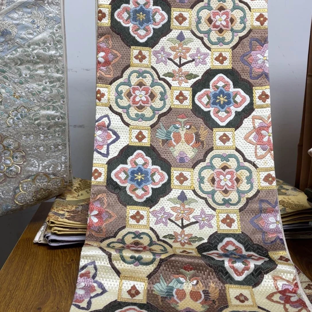 织绣全通纳纱绣黏金缂丝底