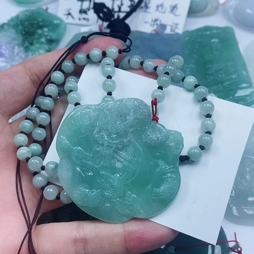 颈饰未镶嵌翡翠吊坠