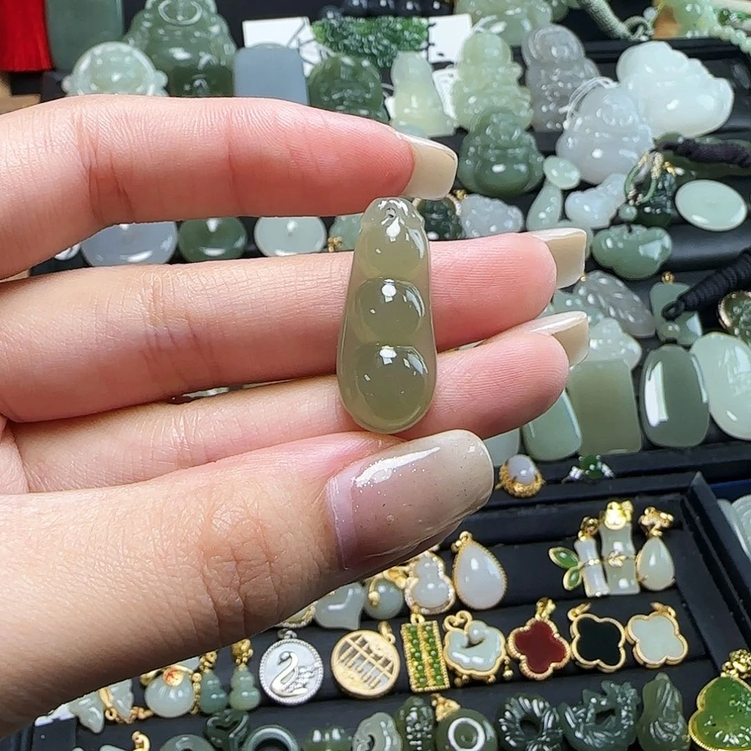 颈饰未镶嵌和田玉