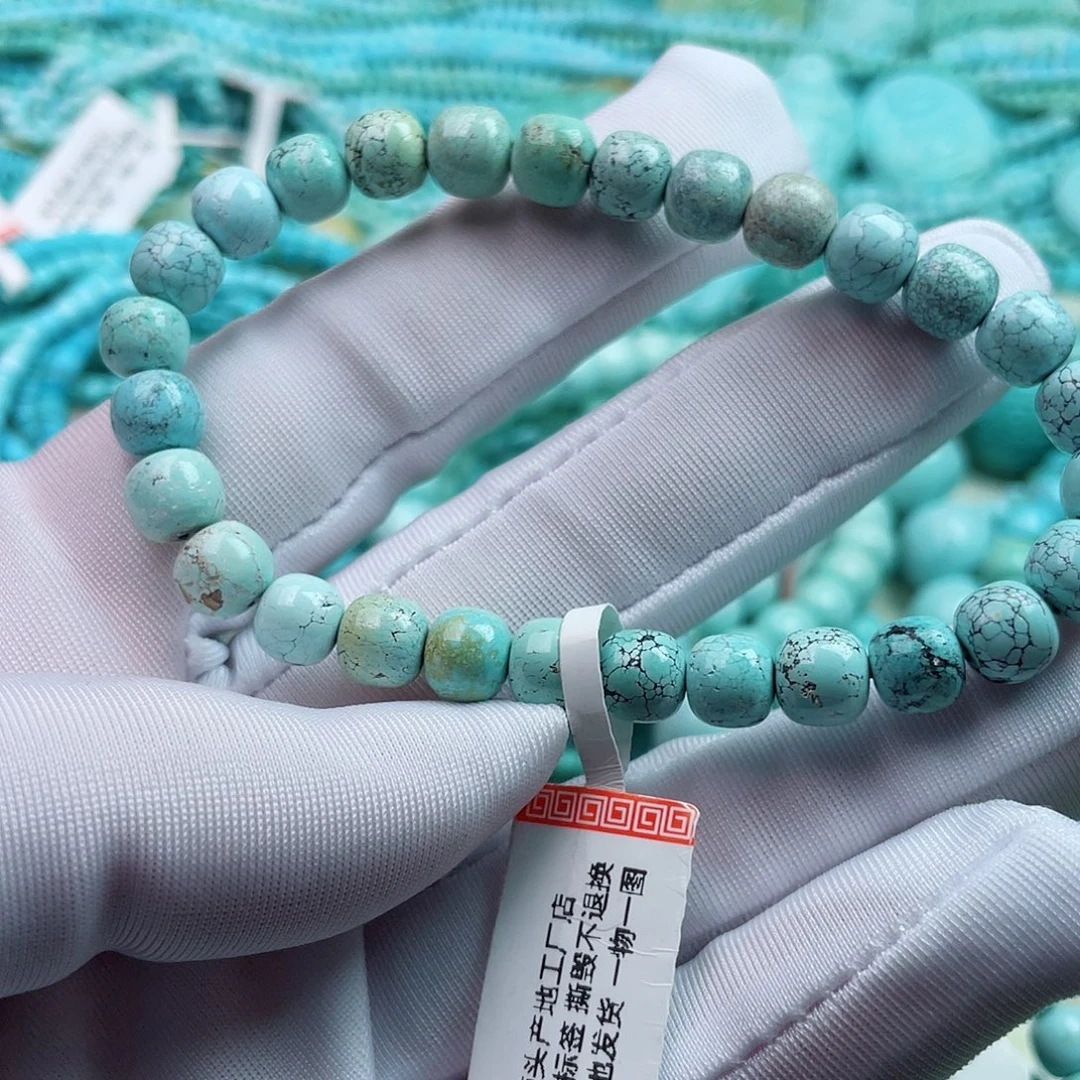 唐***生绿松石未镶嵌珠宝奇石