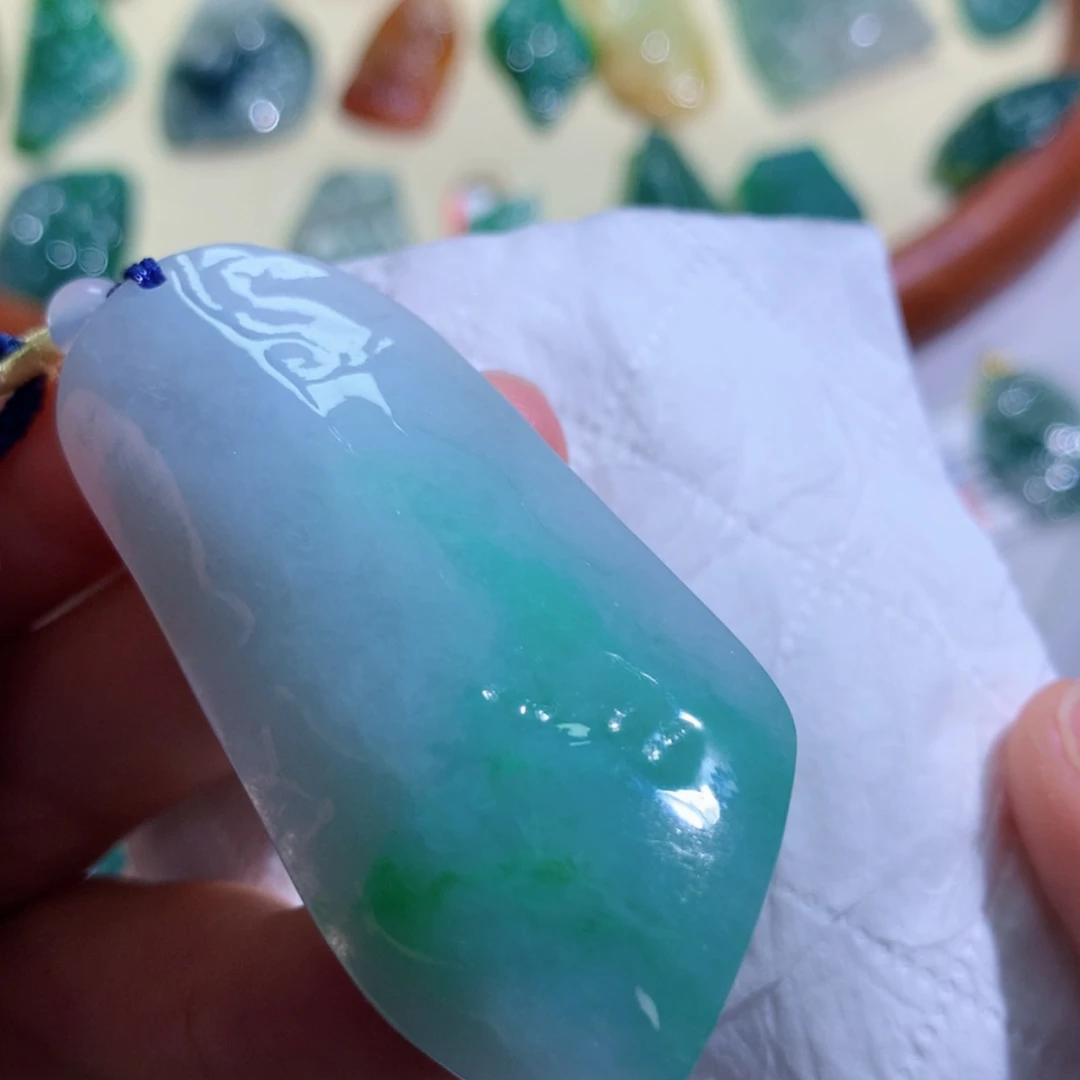 【闪购商品】翡翠未镶嵌吊坠(不含链) 8694