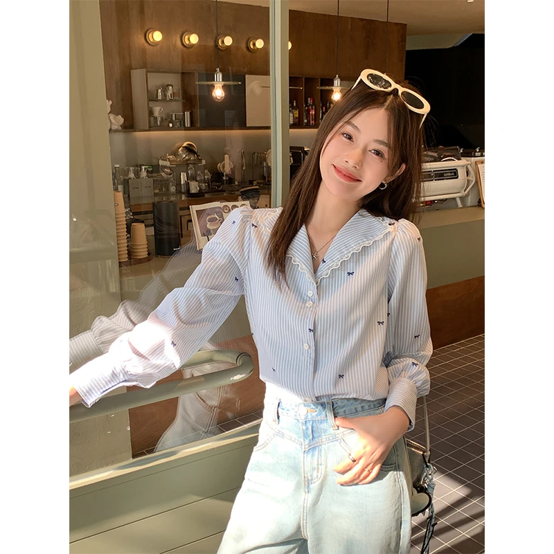 曾小咸蓝色蝴蝶结印花系扣长袖衬衫Z251CY0069