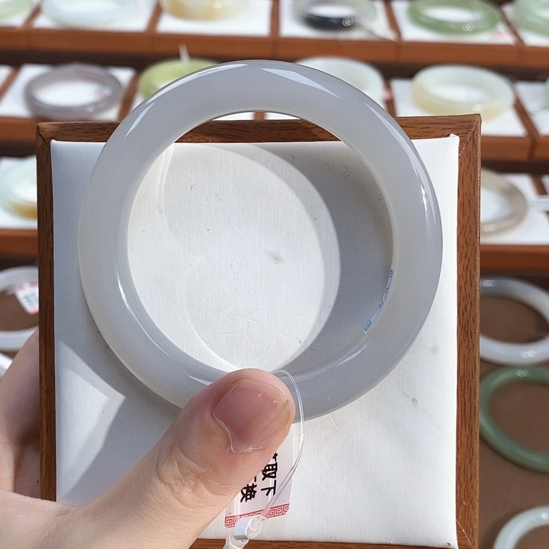 和田玉手镯未镶嵌怡