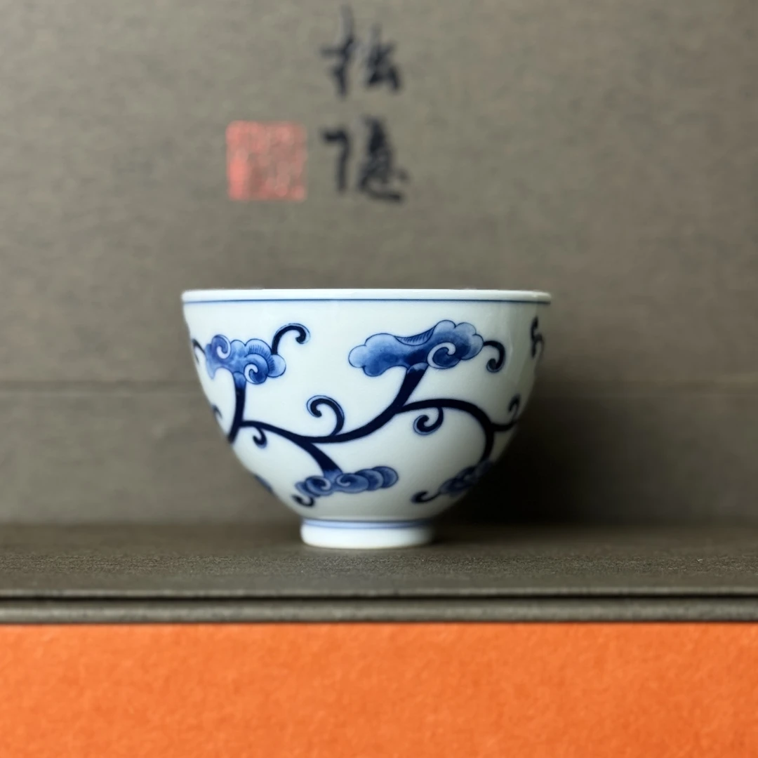 华山拙隐青花灵芝纹鸡心杯主人杯