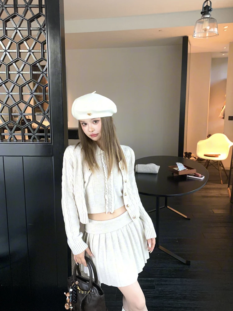 DEEMO高智少女感知识分子穿搭！自制爱心镂空羊毛针织套组 WZ2756