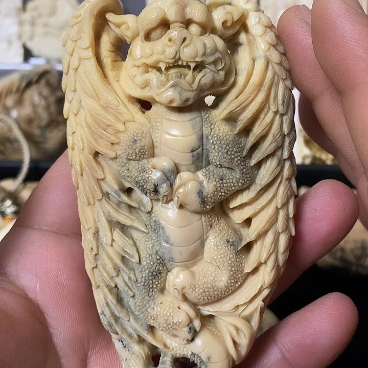 天然猛犸牙雕刻品