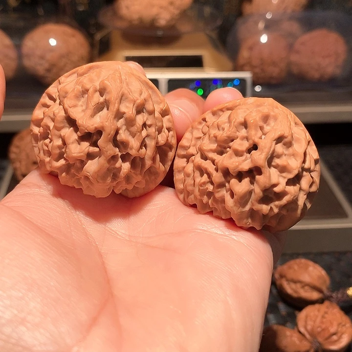 n*9文玩核桃把件玄月