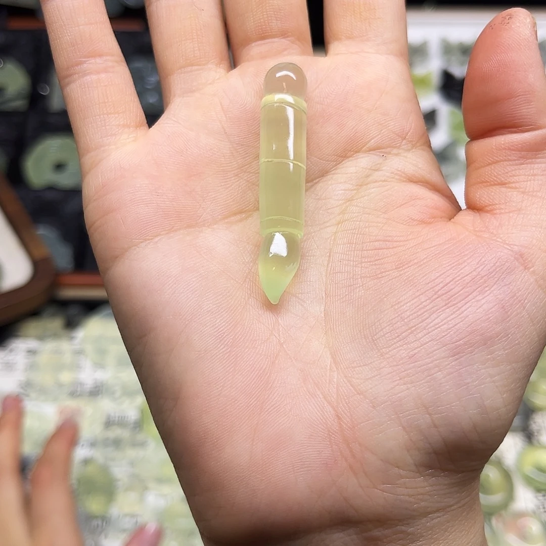 岫玉未镶嵌吊坠(赠链)