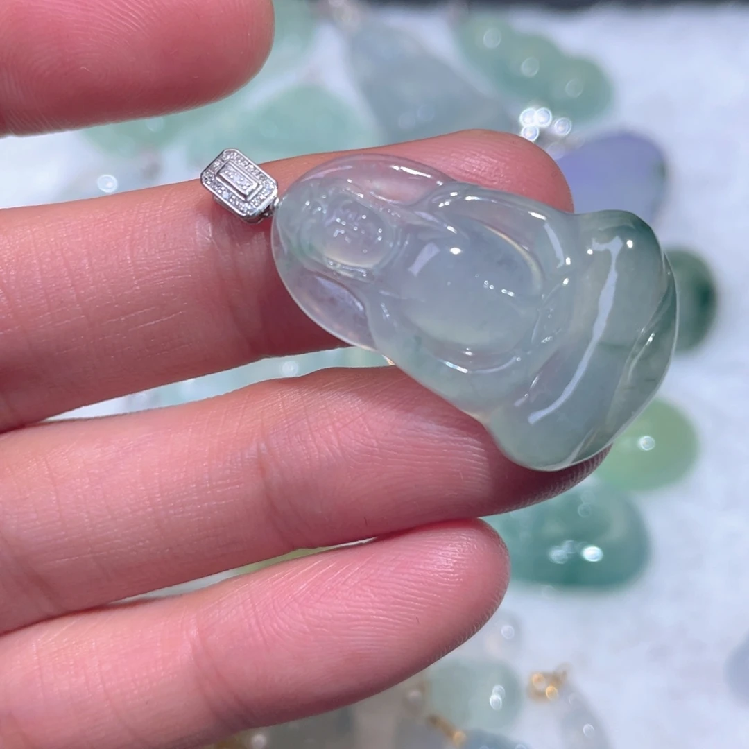 翡翠18K金镶嵌颈饰翡翠