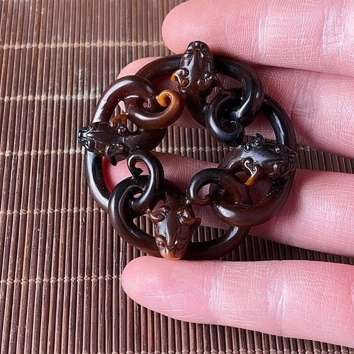 用***9和田玉未镶嵌挂件