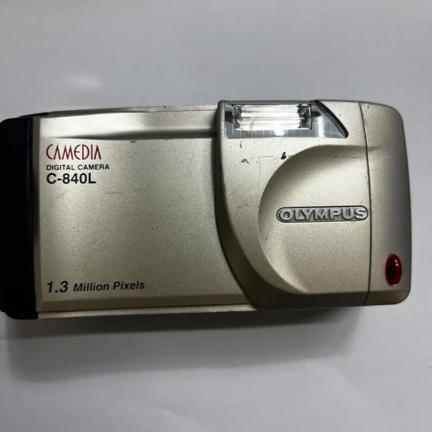 8新 Olympus/奥林巴斯 C-840L无卡5号电池4节自备外表瑕疵