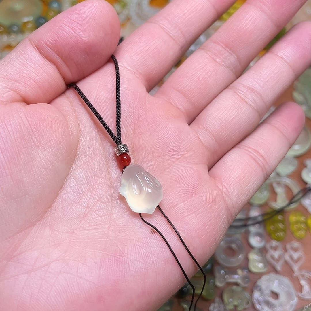 蛇纹石玉吊坠未镶嵌绾*