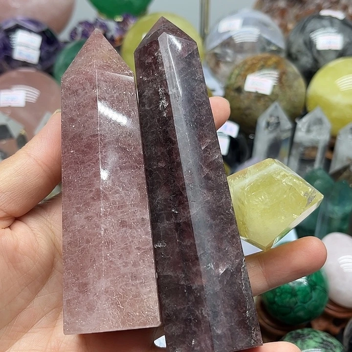 爱***叔未镶嵌珠宝半成品水晶495克。3个