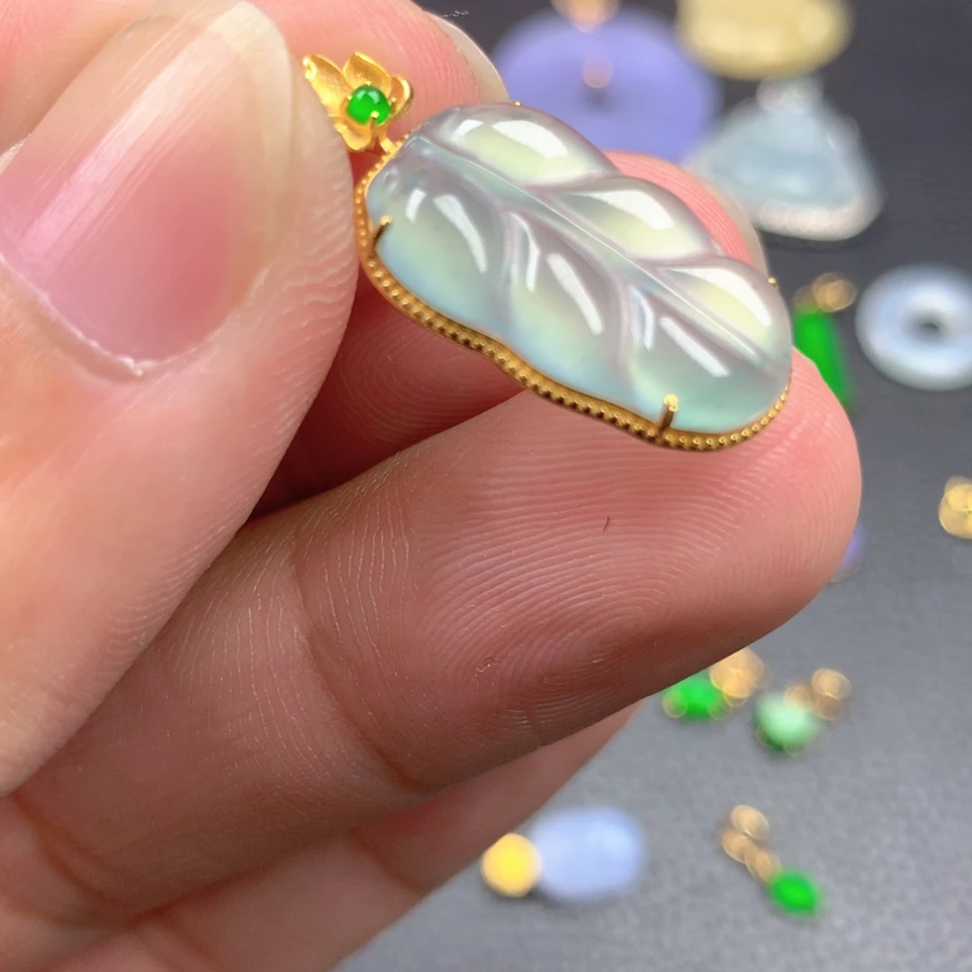 【闪购商品】颈饰18K金镶嵌翡翠翡翠