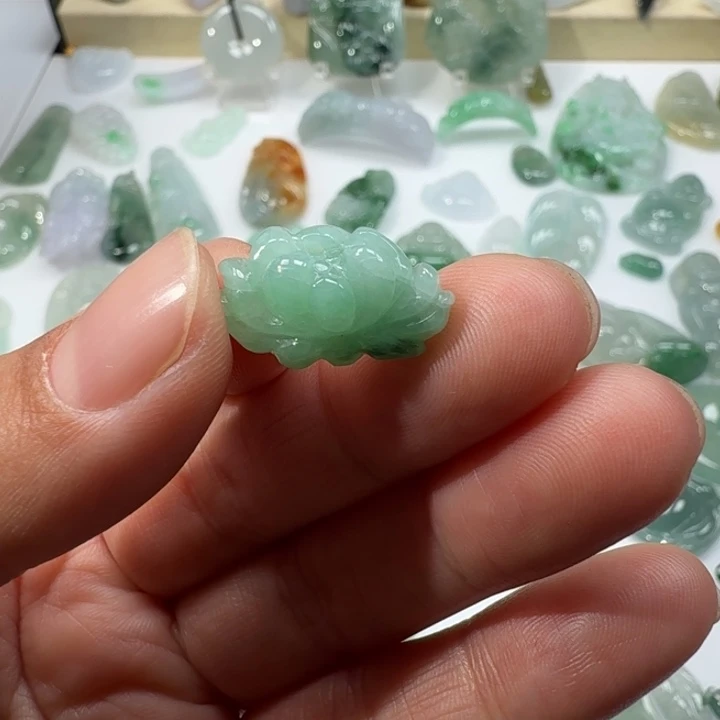 翡翠未镶嵌颈饰翡翠