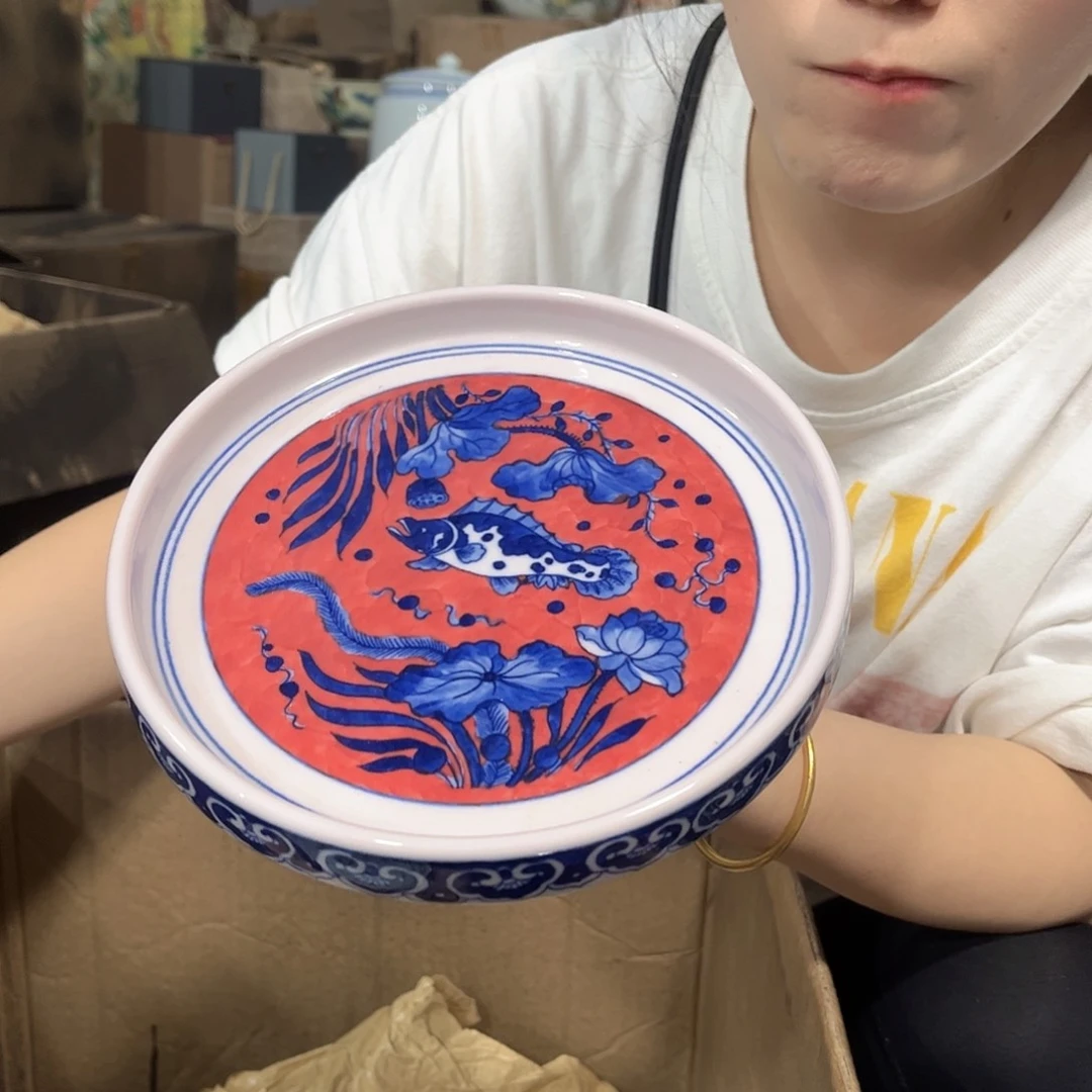 摆件////景德镇陶瓷器。红