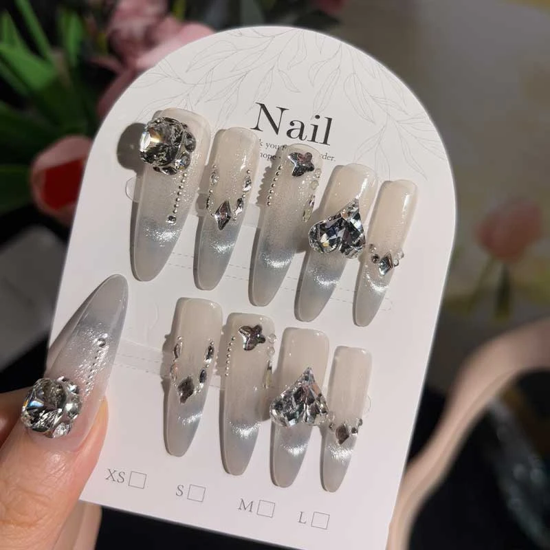 轻奢高级氛围璀璨歪心钻法式猫眼显白手工穿戴甲